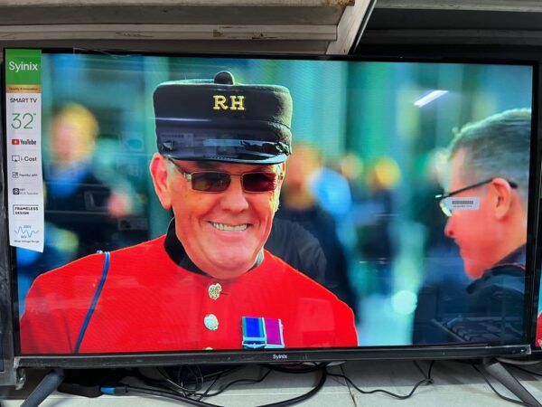 SYINIX 32 INCH SMART TV