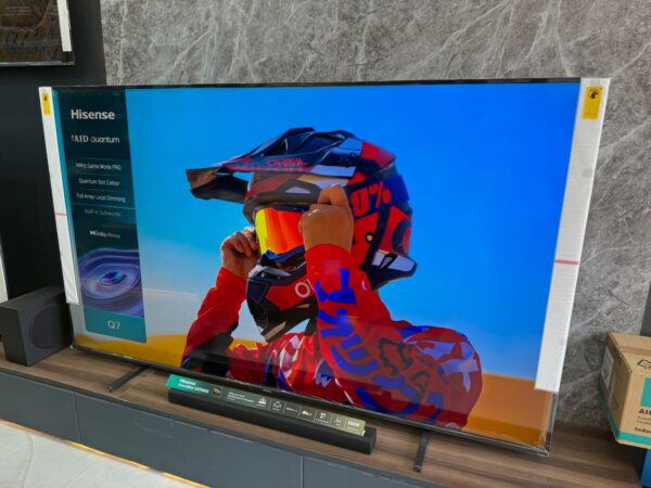 HISENSE 100 INCH Q7TELEVISION