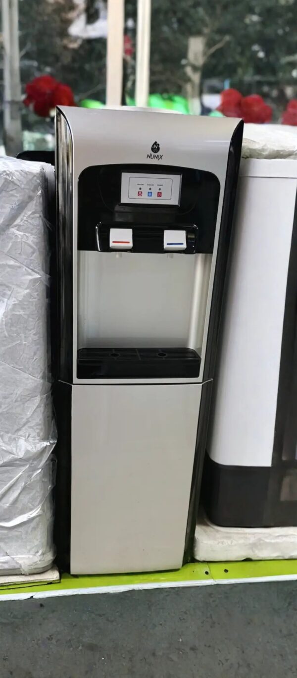 Nunix R38 hot and normal dispenser